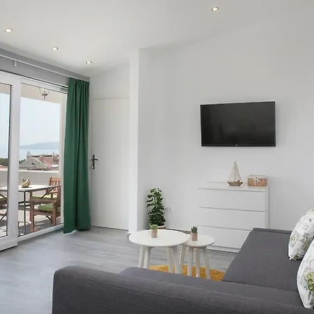 Luka Apartment *